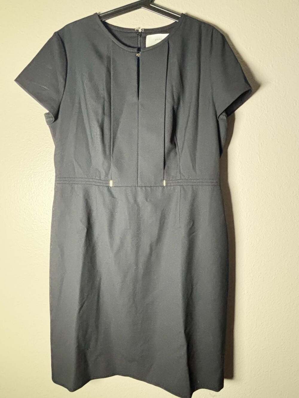 Hugo Boss Women's Black Short Sleeve Sheath Career Dress with Zip Detail Sz M